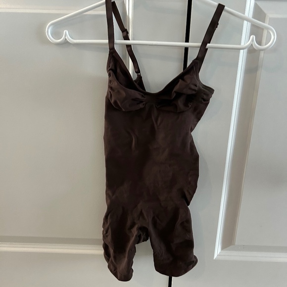 SKIMS Other - Skims Midthigh Bodysuit